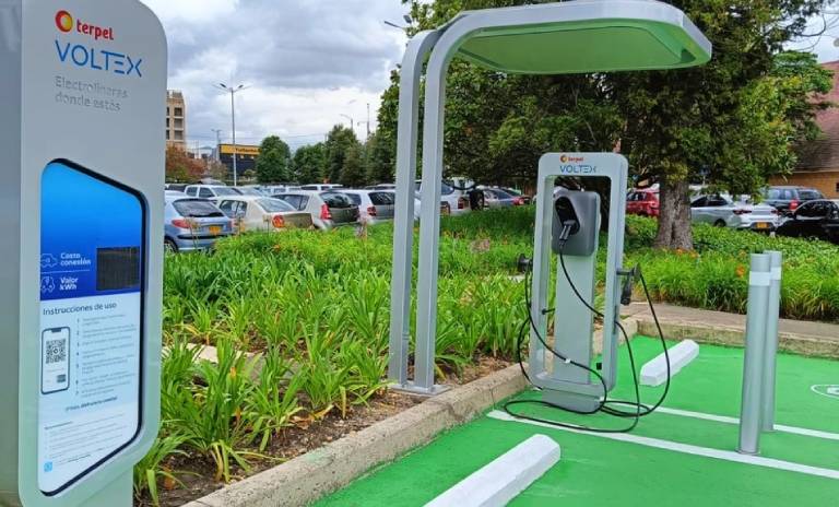 Electrolinera ubicada en la ciudad de Bogotá.