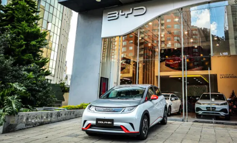 imagen carros eléctricos de BYD 